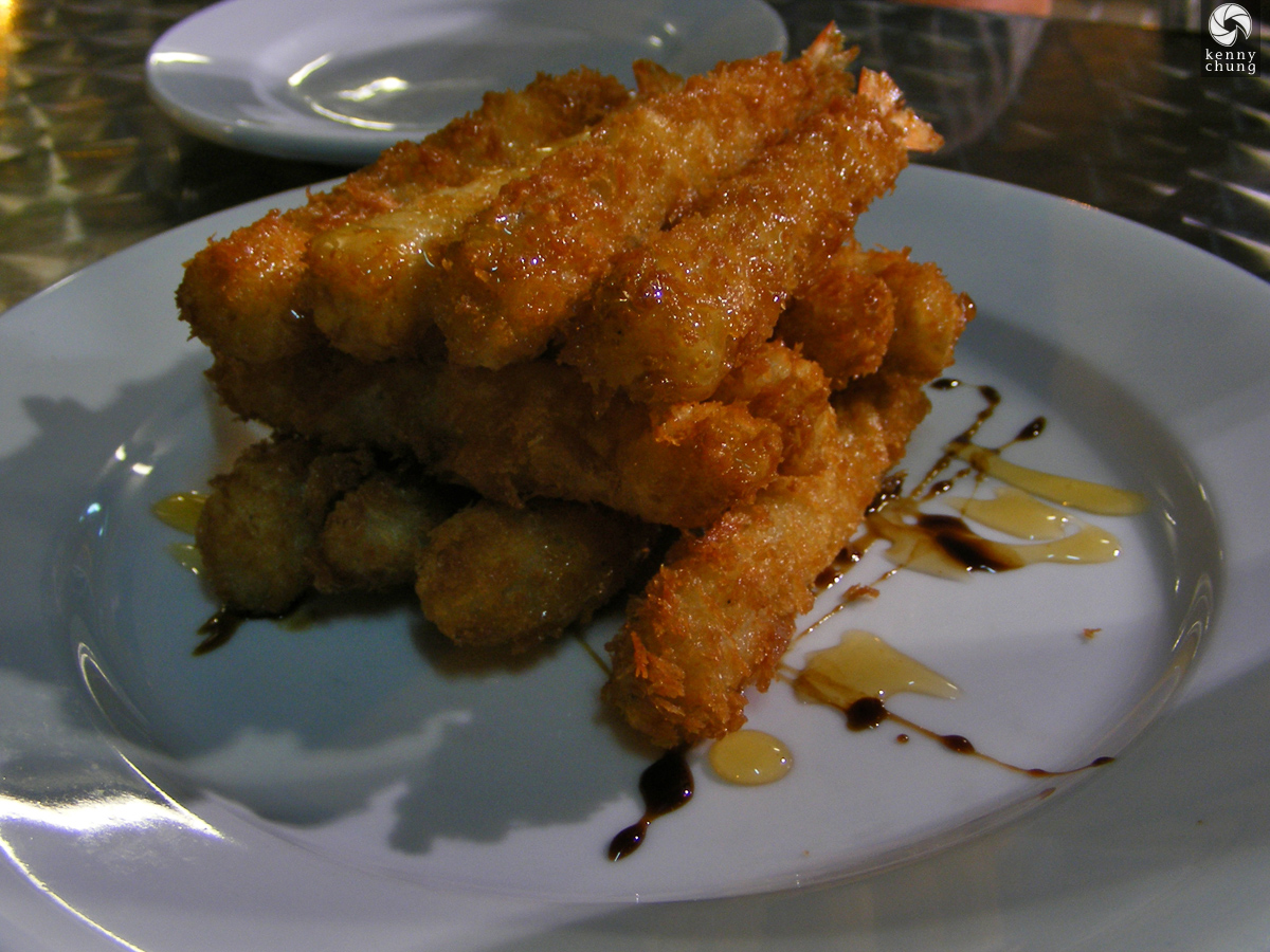 Fried prawns with spicy honey sauce in Barcelona