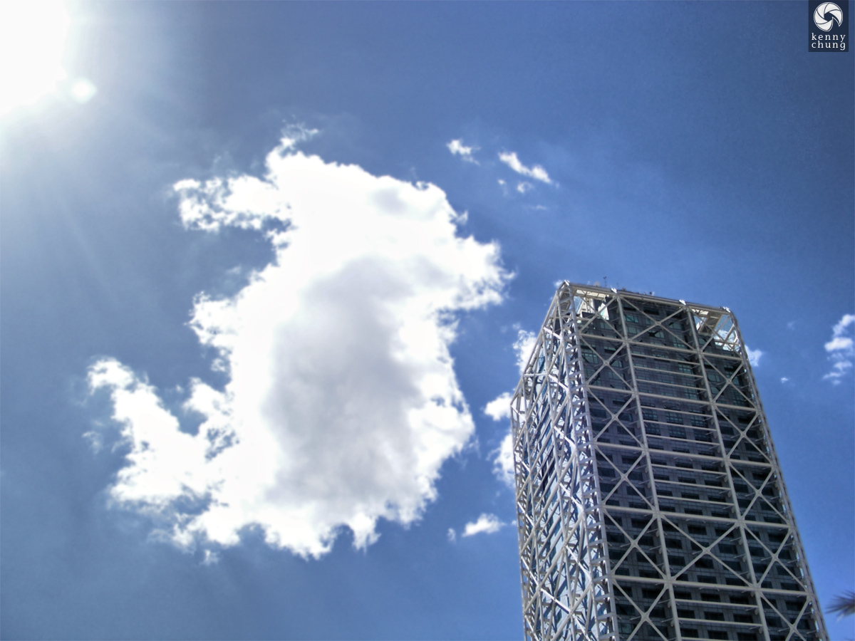 Building and cloud in La Barceloneta