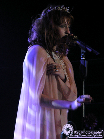 Florence Welch Singing