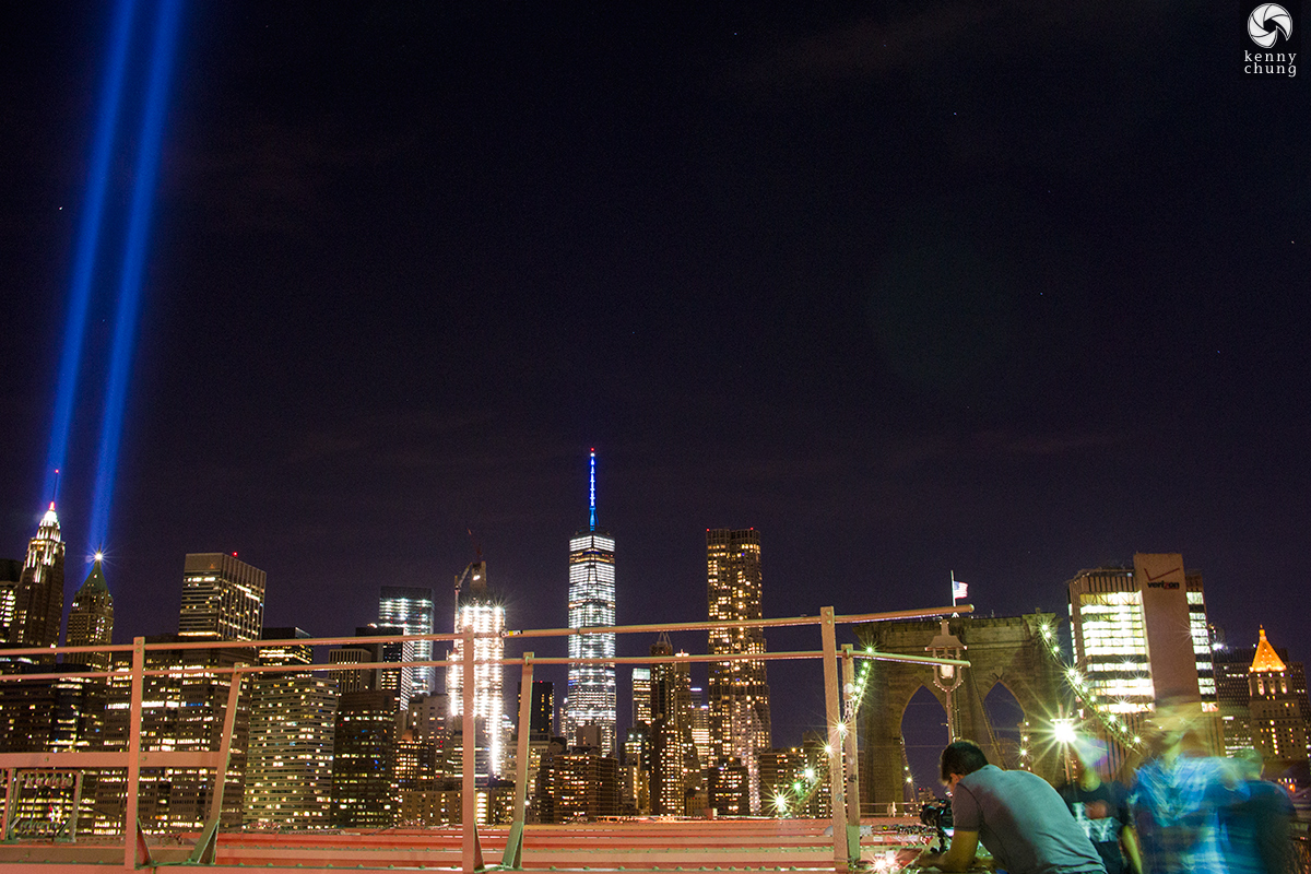 Spectators at the Brooklyn Bridge viewing the Tribute in Light 2016